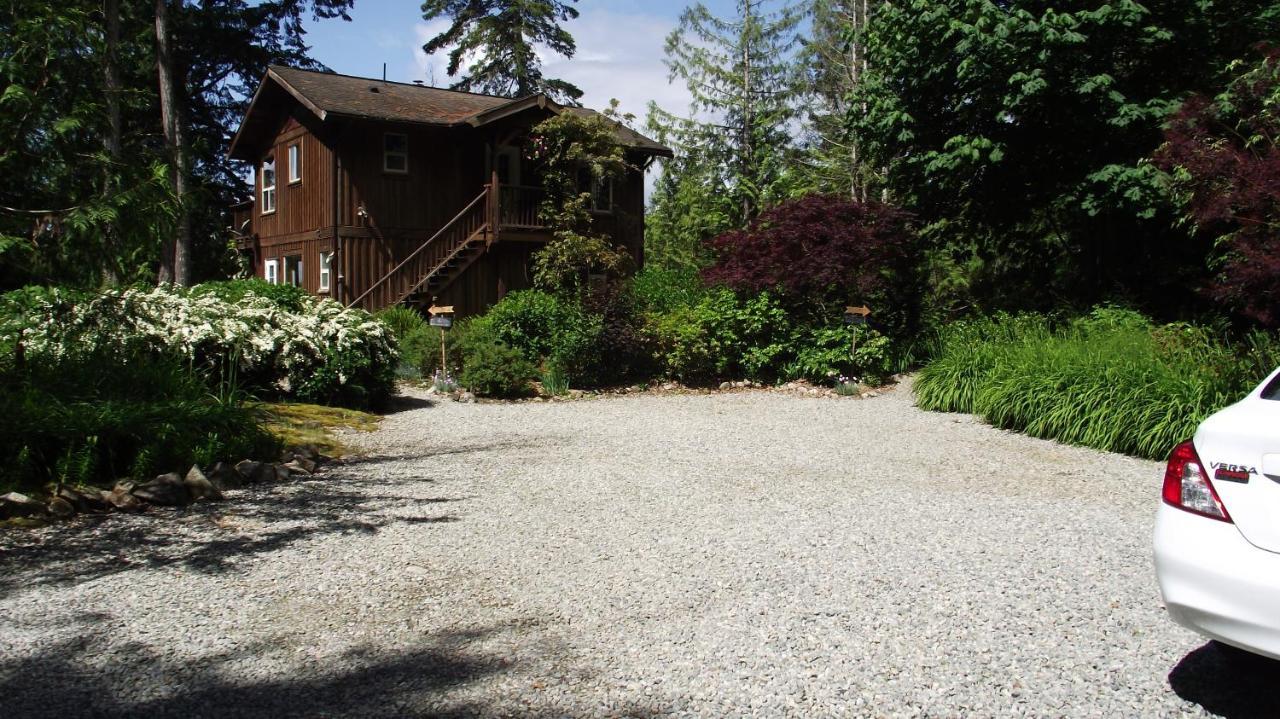 Secret Cove Cottage Suites Halfmoon Bay エクステリア 写真